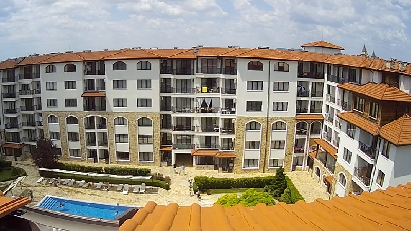 Несебър уеб камера времето на живо от комплекс 'Аполон', хотели, басейн, до курорт Слънчев Бряг