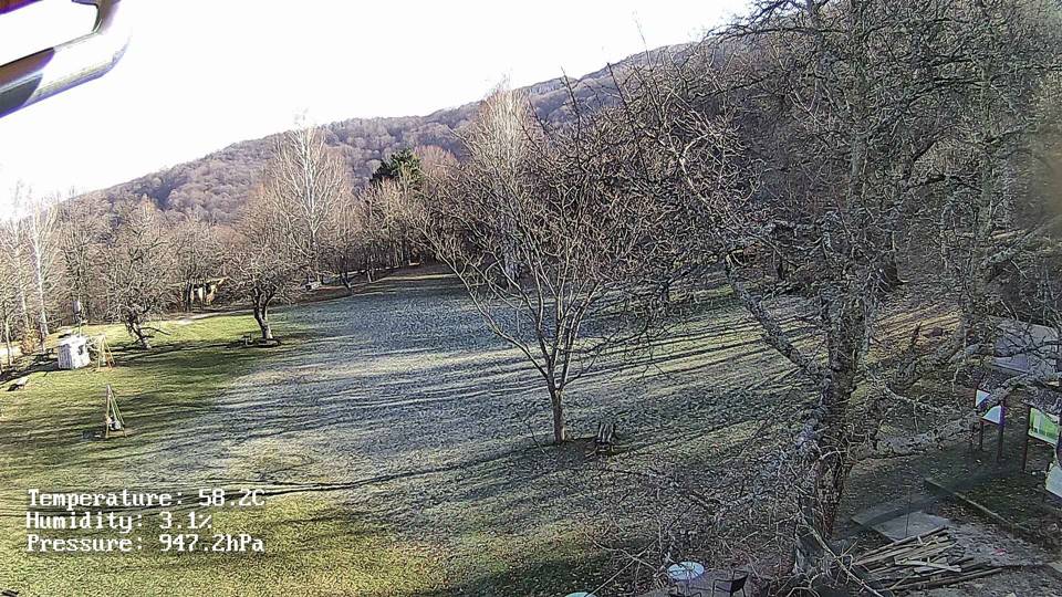 Хижа 'Беласица' времето на живо уеб камера Беласица планина, изглед към град Петрич, kamerite live camera Belasitsa