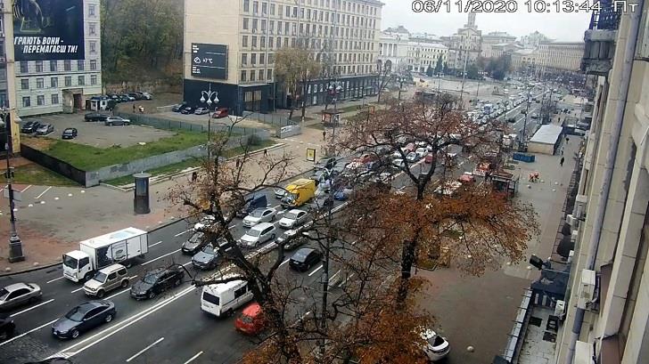 Киев, столицата на Украйна, уеб камера център площад Майдан улици, времето на живо