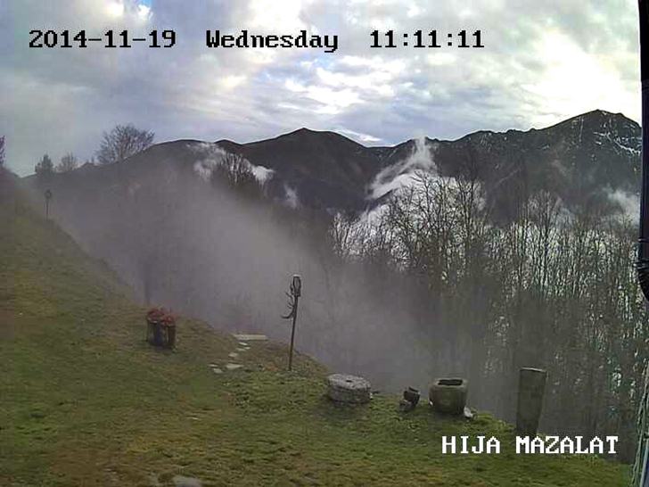 хижа 'Мазалат' времето уеб камера на живо, връх Ботев, Стара планина, live online camera