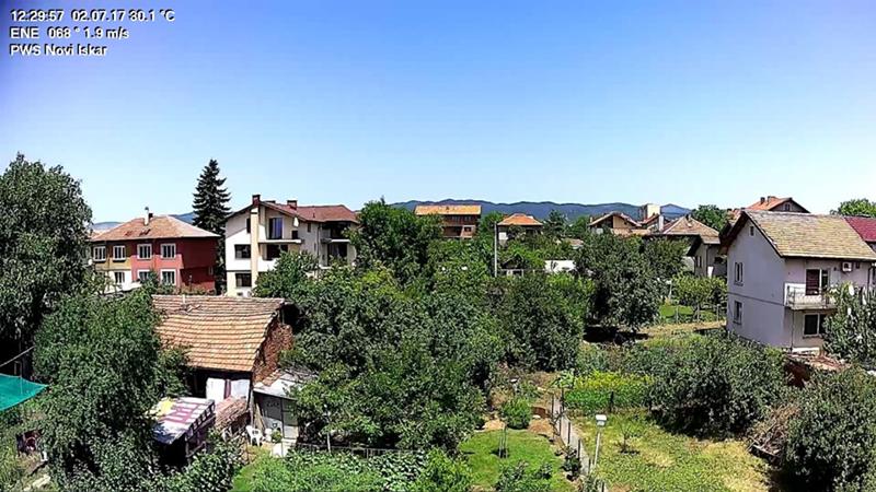 Нови Искър уеб камера времето на живо квартал 'Кумарица', изглед към Стара планина от метео станция, live camera Sofia