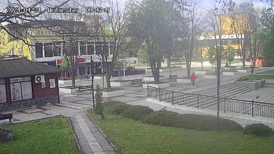 Самоков времето уеб камера на живо център, площад, парк, на 10 км. от курорта Боровец, Софийска област, live online camera Samokov
