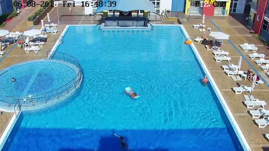 Слънчев Бряг уеб камера, басейн комплекс хотели 'Слънчака', курорт, до плаж 'Какао бийч' ('Cacao Beach') на Черно море, в близост до Несебър, времето на живо, live webcam sunny beach