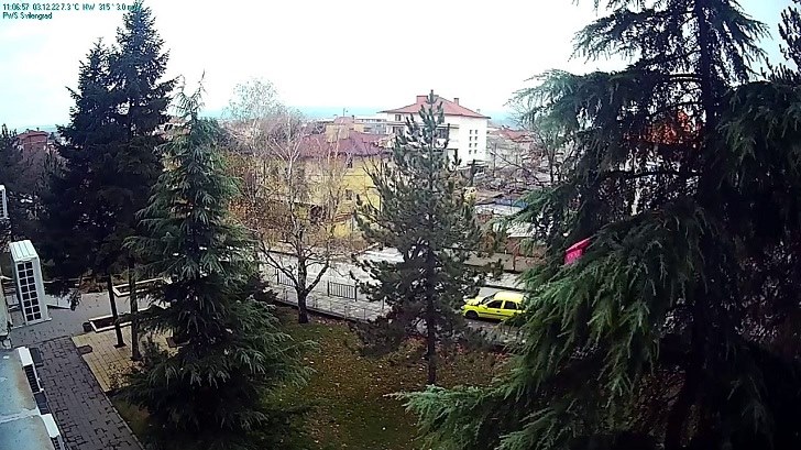 Свиленград времето на живо уеб камера от СУ 'Д-р Петър Берон', река Марица и Родопи планина, kamerite, live online camera Svilengrad