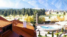 Разлог времето на живо уеб камера хотелски СПА комплекс басейн, kamerite Пирин планина Рила Родопите